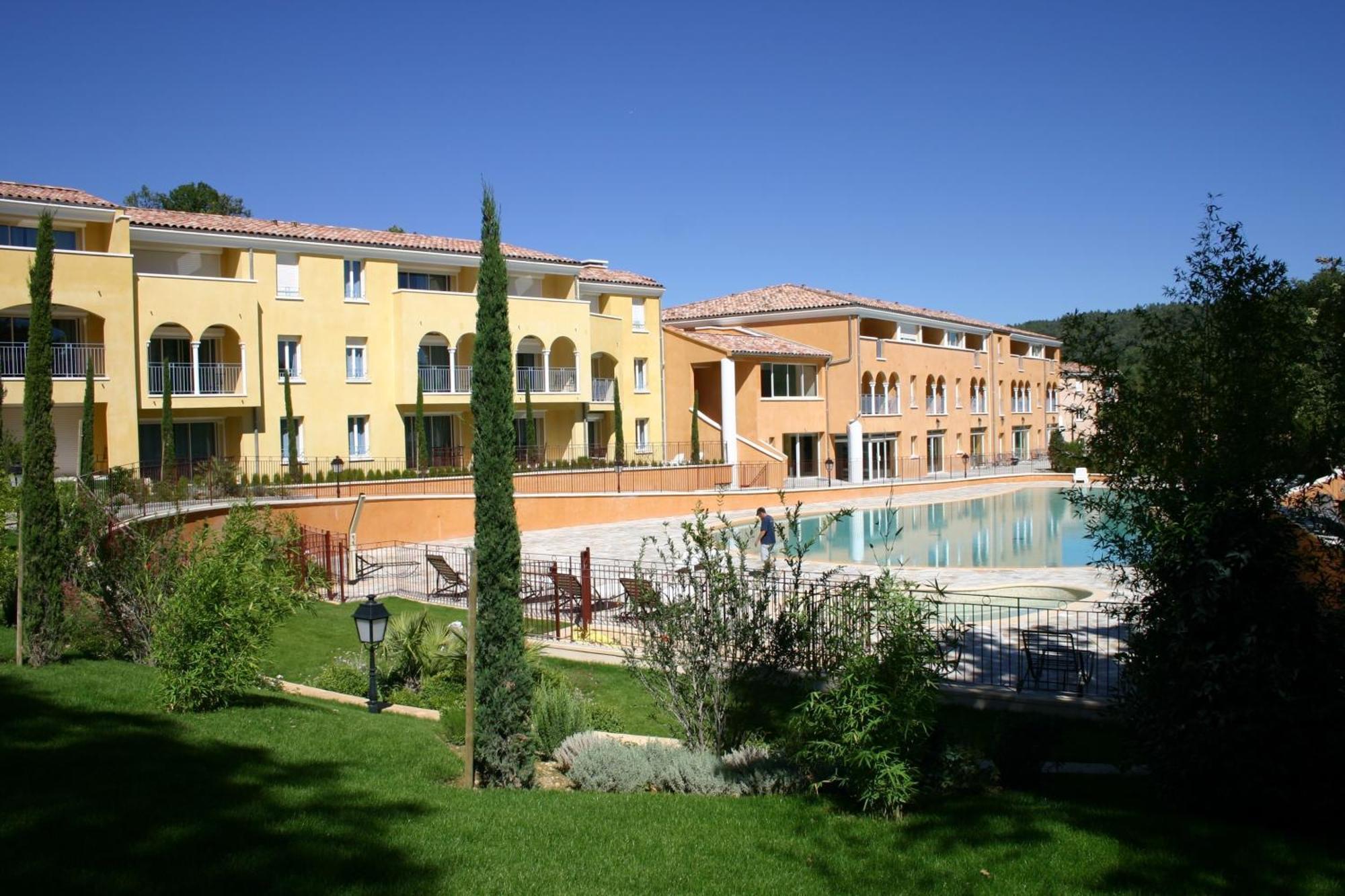 Résidence Odalys La Licorne de Haute Provence Gréoux-les-Bains Exterior foto